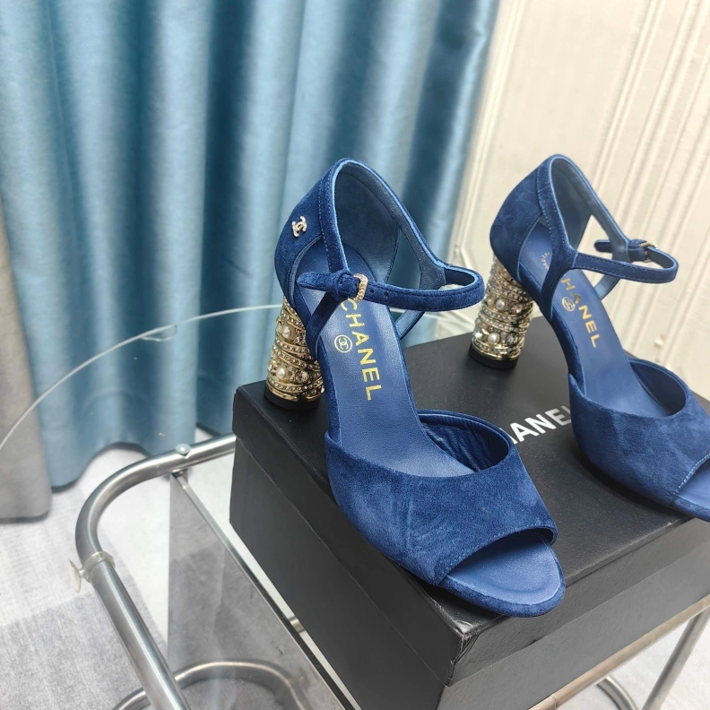 Chxnxl High Heels UrbanStyle 122026