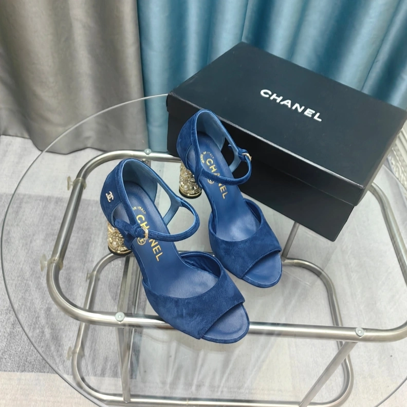 Chxnxl High Heels UrbanStyle 122026