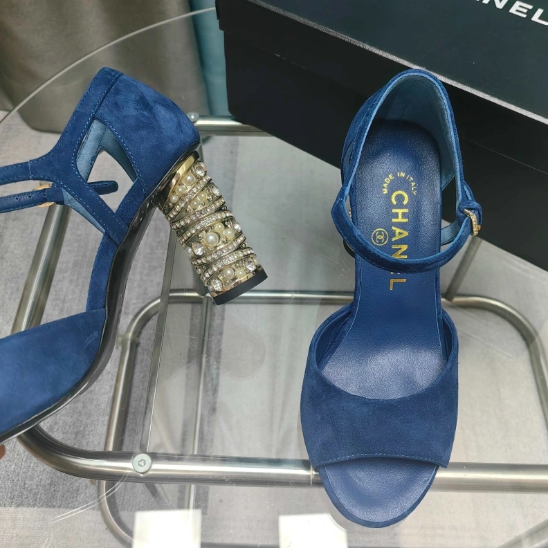 Chxnxl High Heels UrbanStyle 122026