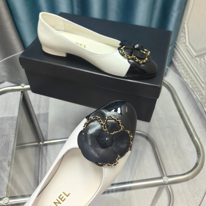 Resilient Chxnxl Flat Shoes 122044
