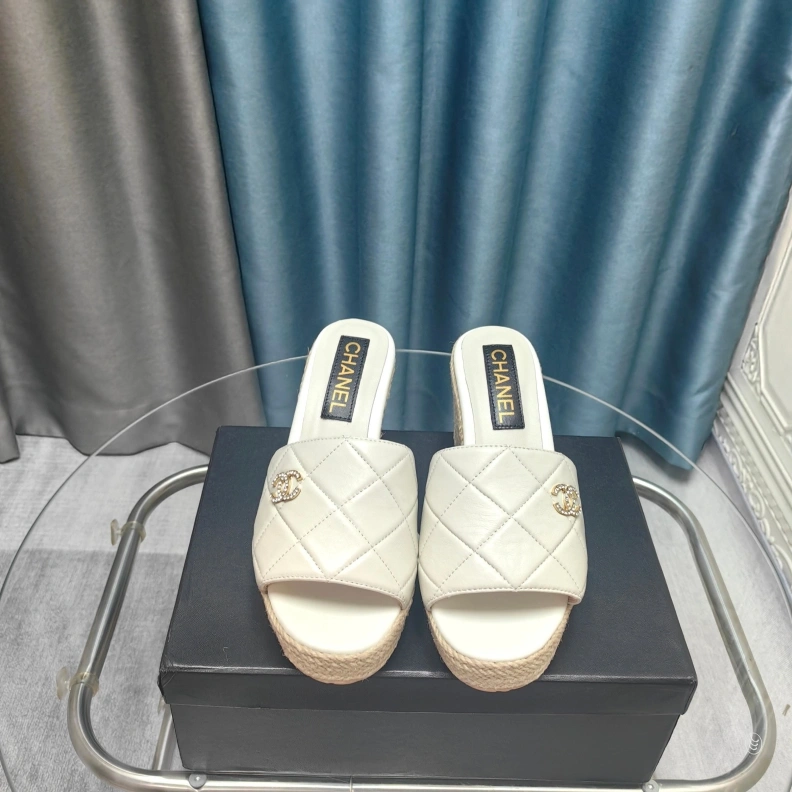Cozy Chxnxl Slippers 121782