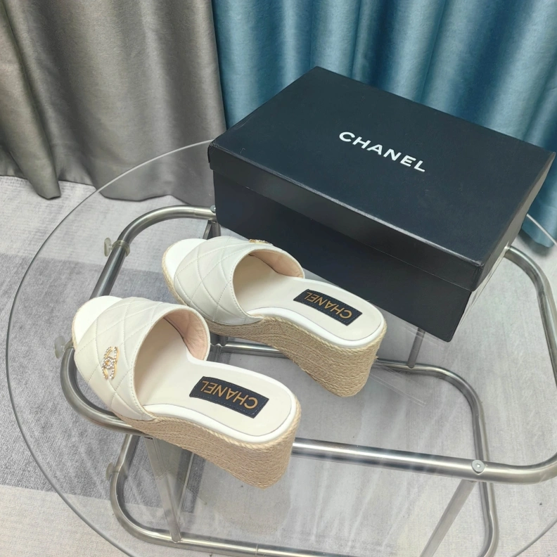 Cozy Chxnxl Slippers 121782