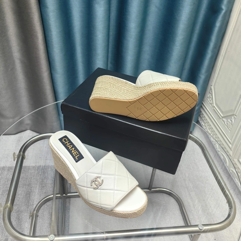 Cozy Chxnxl Slippers 121782