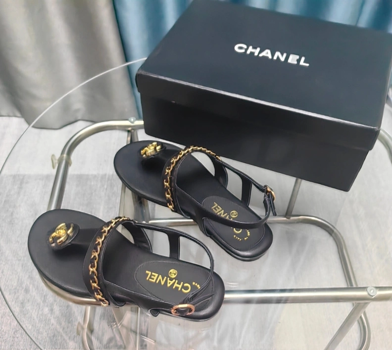 WellDesigned Chxnxl Sandals 121885