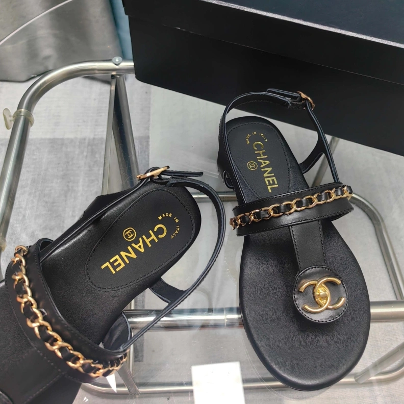 WellDesigned Chxnxl Sandals 121885