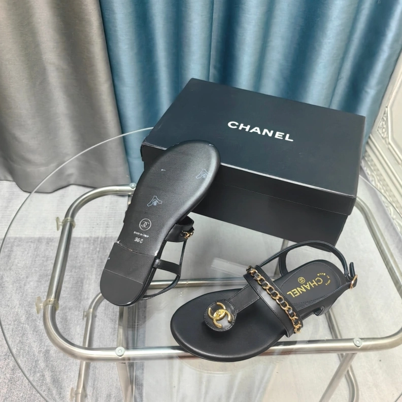 WellDesigned Chxnxl Sandals 121885