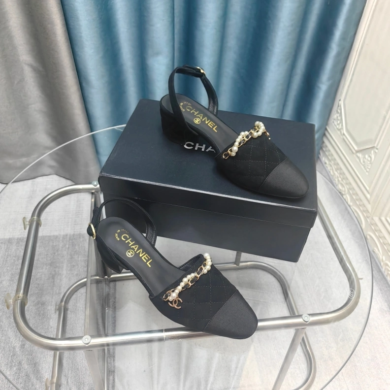 Timeless Chxnxl Sandals 121879