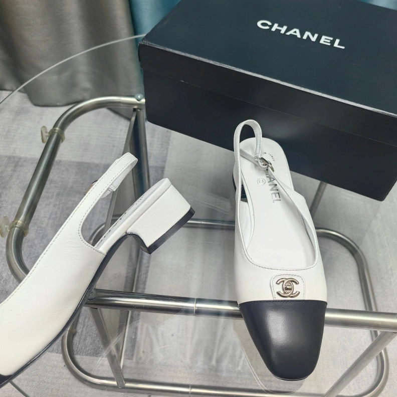 Elegant Chxnxl Sandals 121870