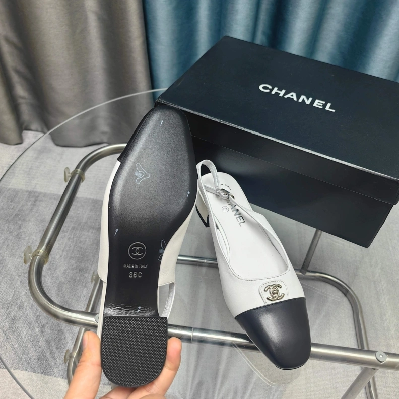Elegant Chxnxl Sandals 121870