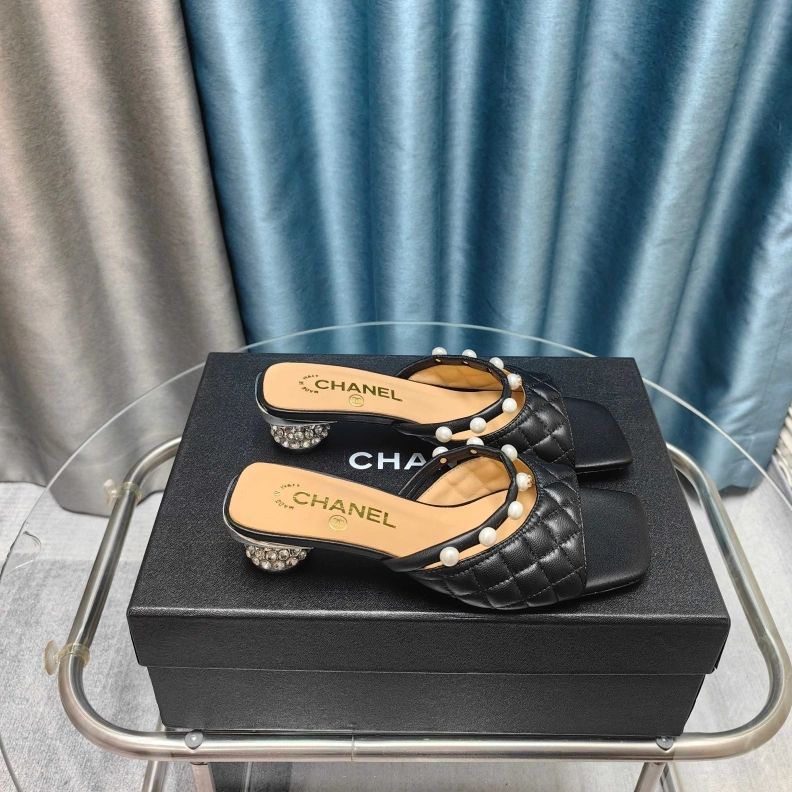Timeless Chxnxl Slippers 121775