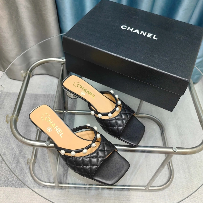 Timeless Chxnxl Slippers 121775