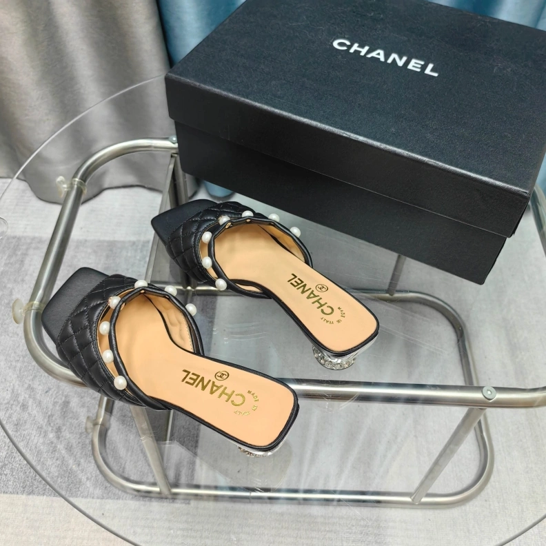 Timeless Chxnxl Slippers 121775