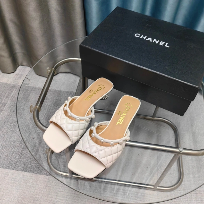 Stylish Chxnxl Slippers 121776