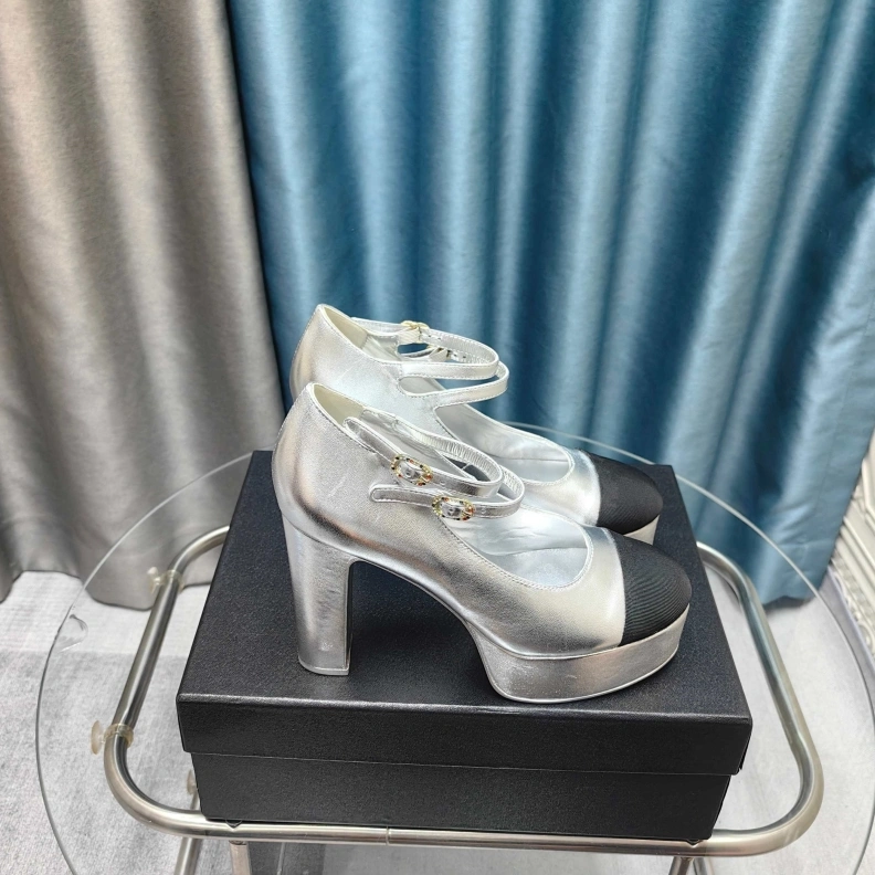 Cozy Chxnxl High Heels 122010