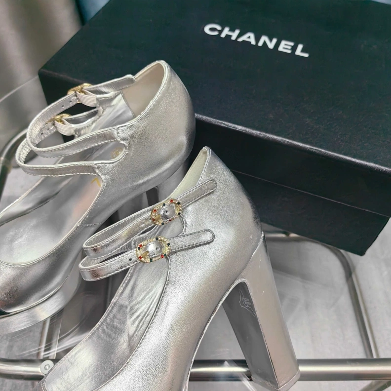 Cozy Chxnxl High Heels 122010