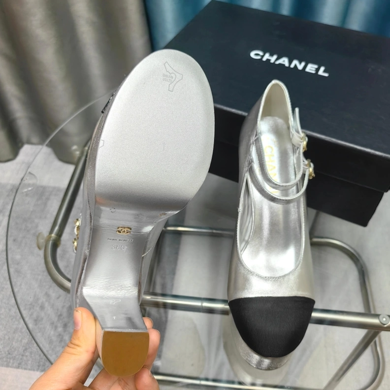 Cozy Chxnxl High Heels 122010