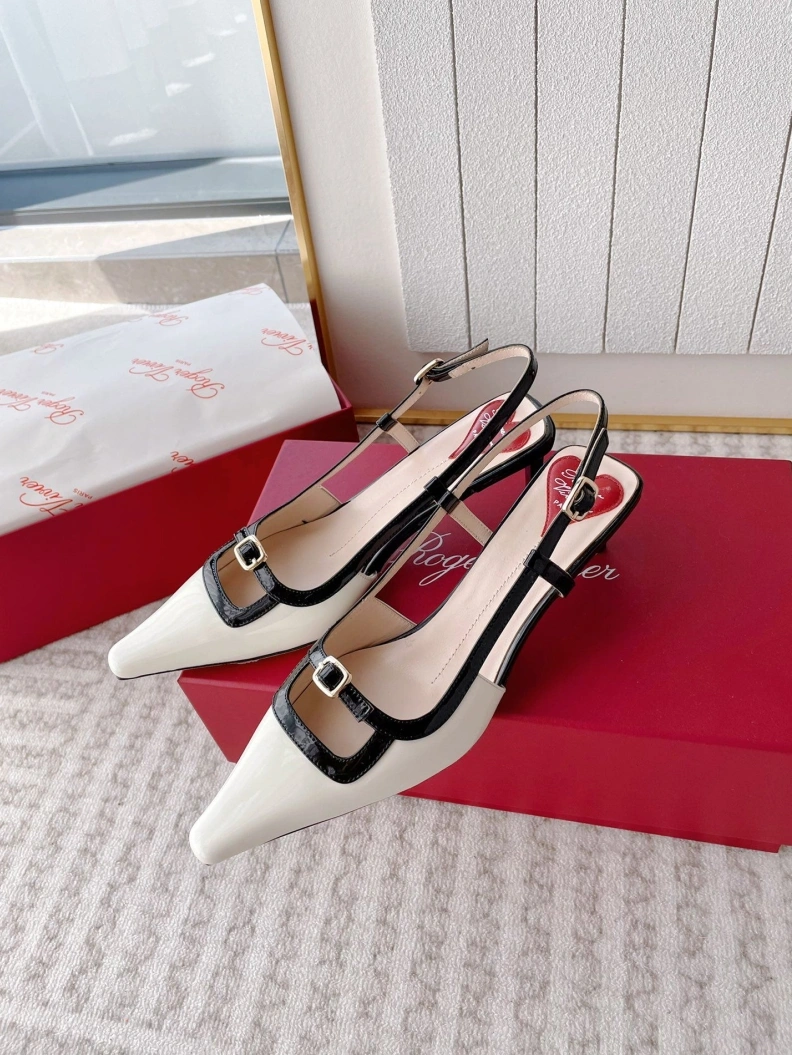Flexible Gxvxnchy Sandals 153059