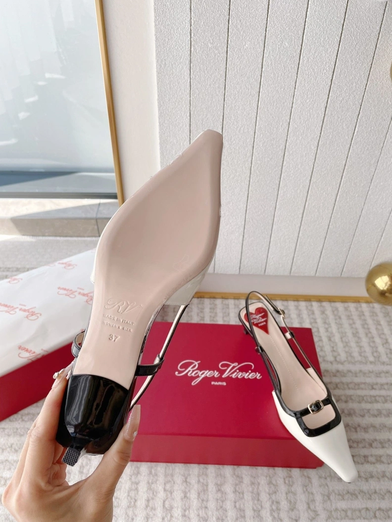 Flexible Gxvxnchy Sandals 153059