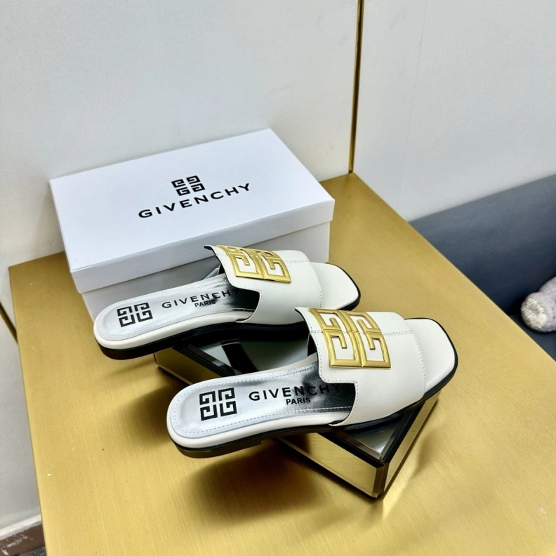Gxvxnchy Slippers GoAnywhere 152938