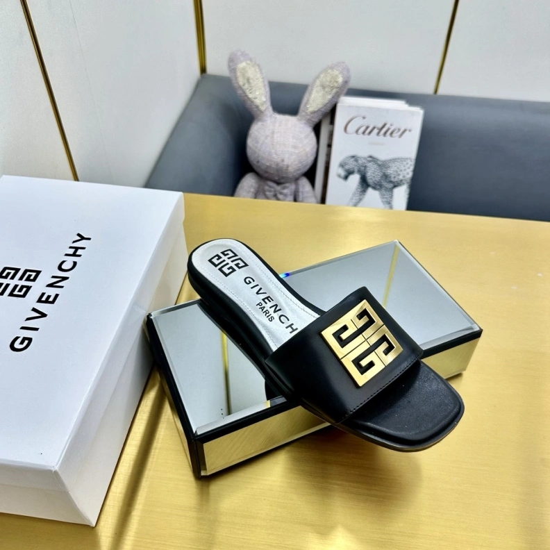 AllSeason Gxvxnchy Slippers 152936
