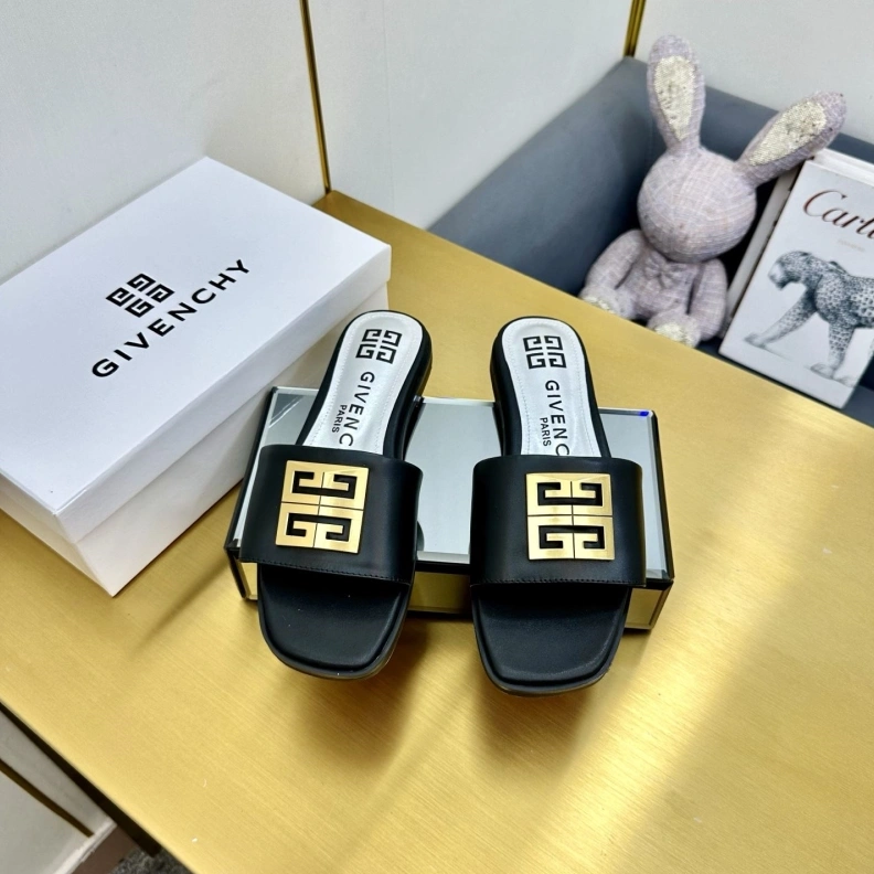 AllSeason Gxvxnchy Slippers 152936
