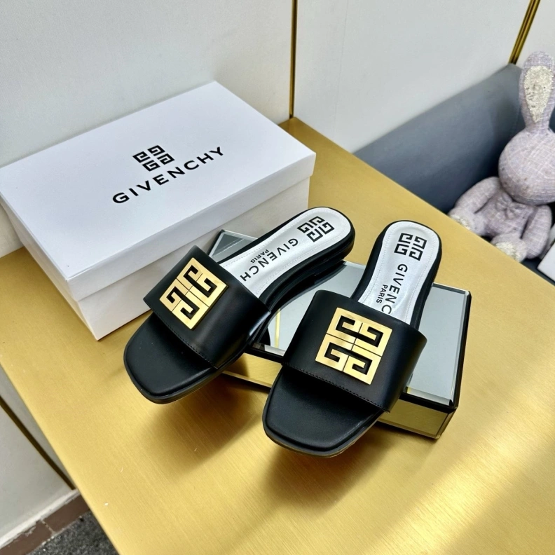 AllSeason Gxvxnchy Slippers 152936