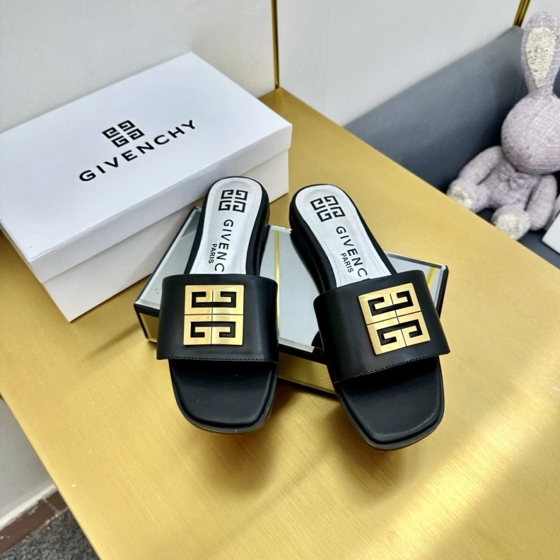 AllSeason Gxvxnchy Slippers 152936