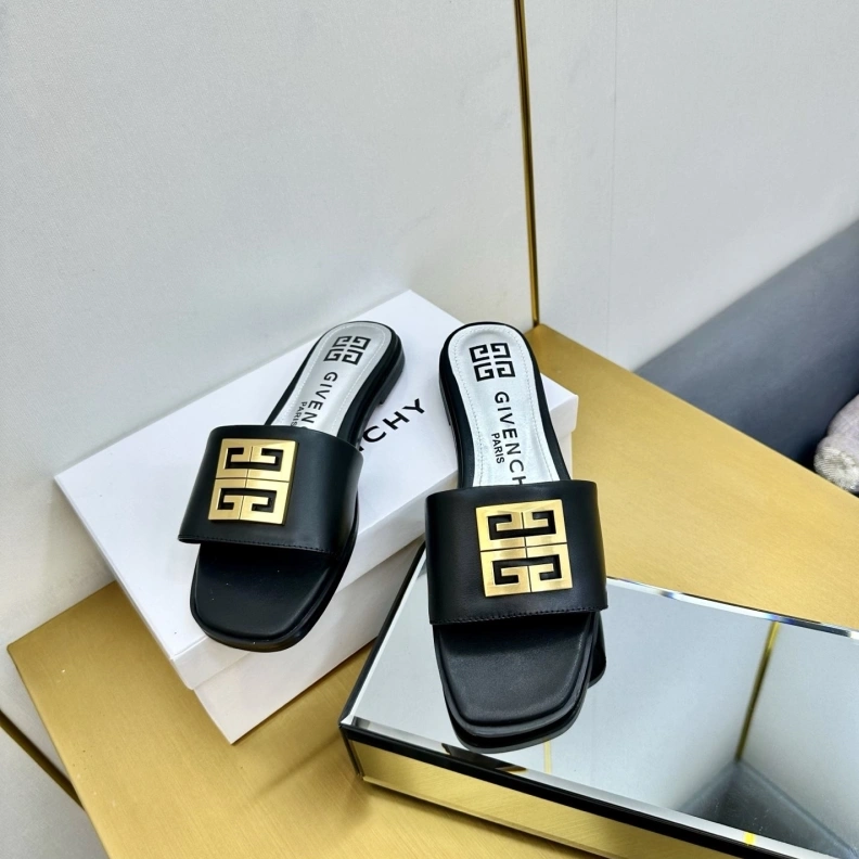 AllSeason Gxvxnchy Slippers 152936