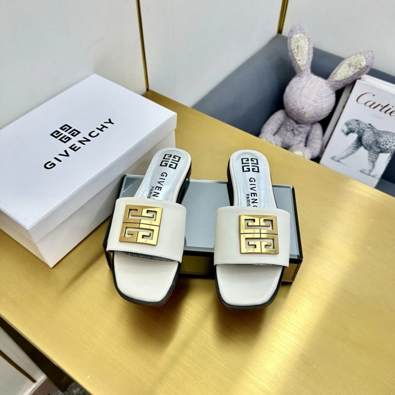 Gxvxnchy Slippers ModernLook 152937