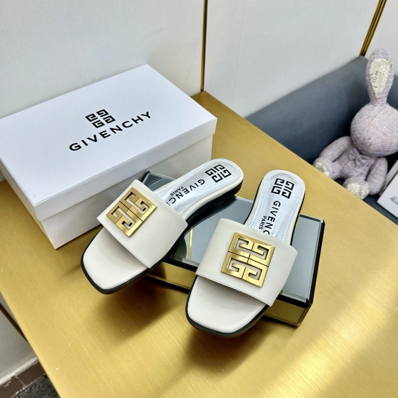 Gxvxnchy Slippers ModernLook 152937