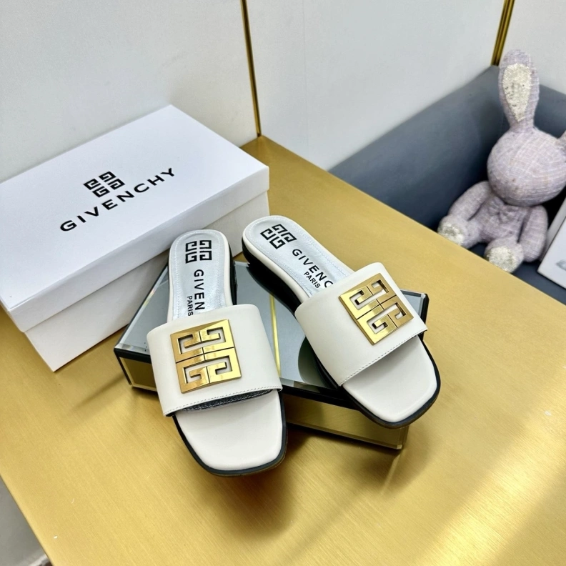 Gxvxnchy Slippers ModernLook 152937