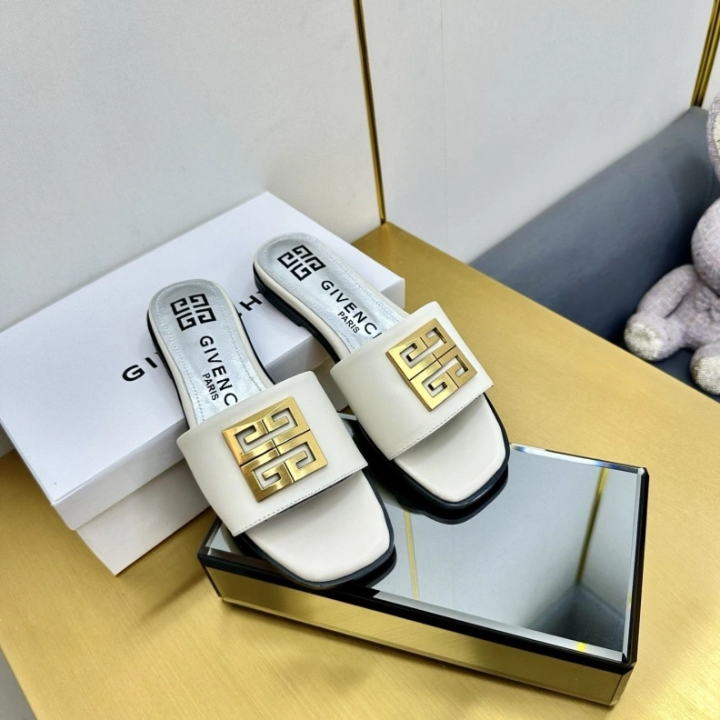 Gxvxnchy Slippers ModernLook 152937