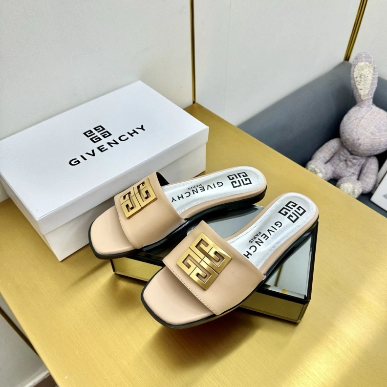Gxvxnchy Slippers Bright 152935