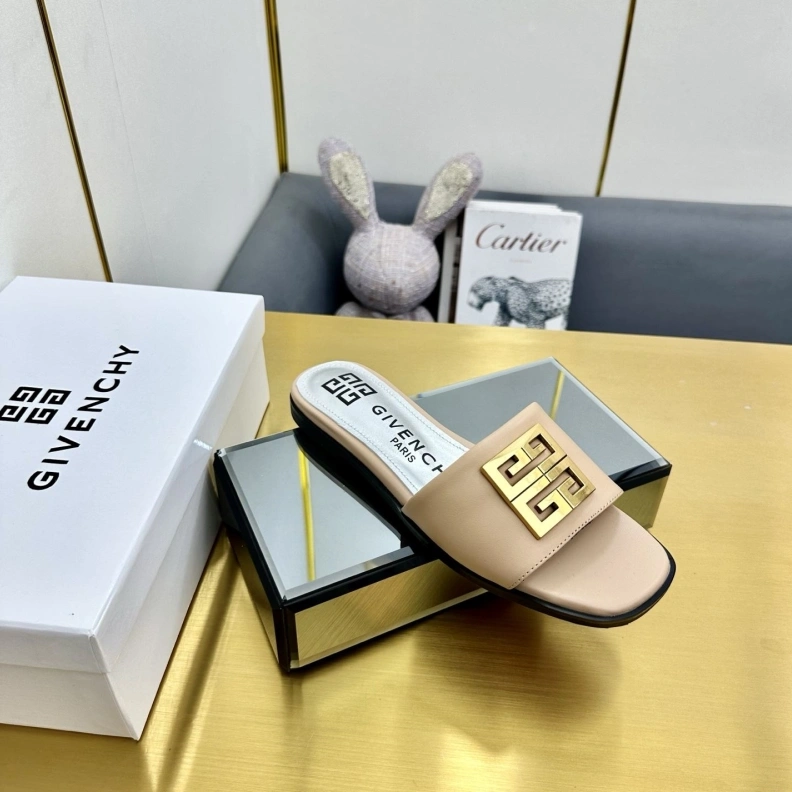 Gxvxnchy Slippers Bright 152935
