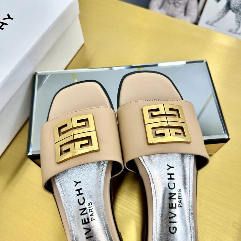 Gxvxnchy Slippers Bright 152935