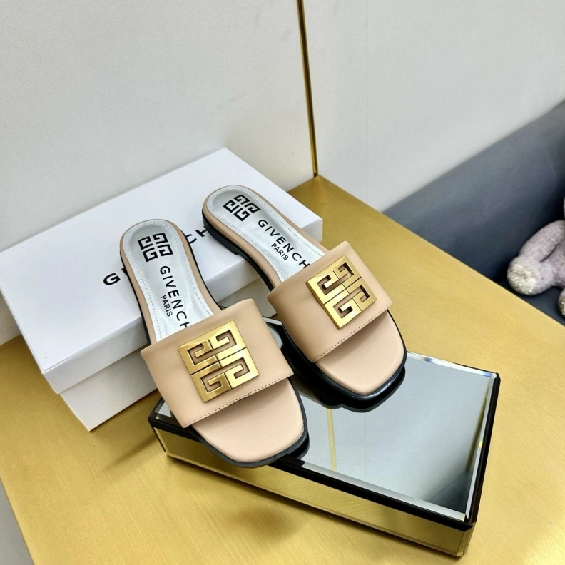 Gxvxnchy Slippers Bright 152935