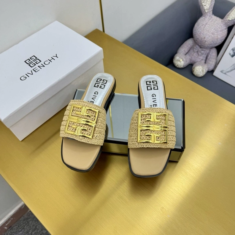 Gxvxnchy Slippers Functional 152934