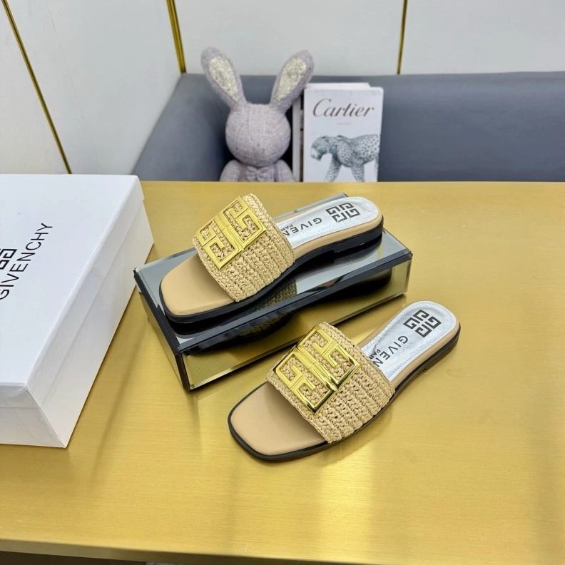 Gxvxnchy Slippers Functional 152934