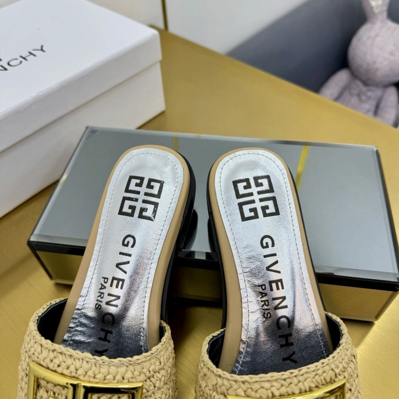 Gxvxnchy Slippers Functional 152934