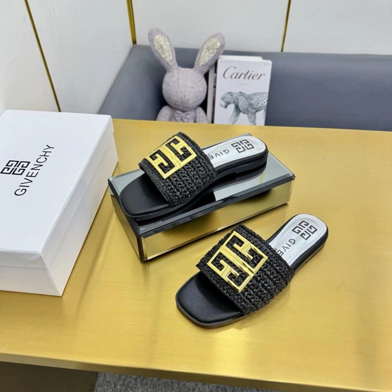 Gxvxnchy Slippers WellDesigned 152933