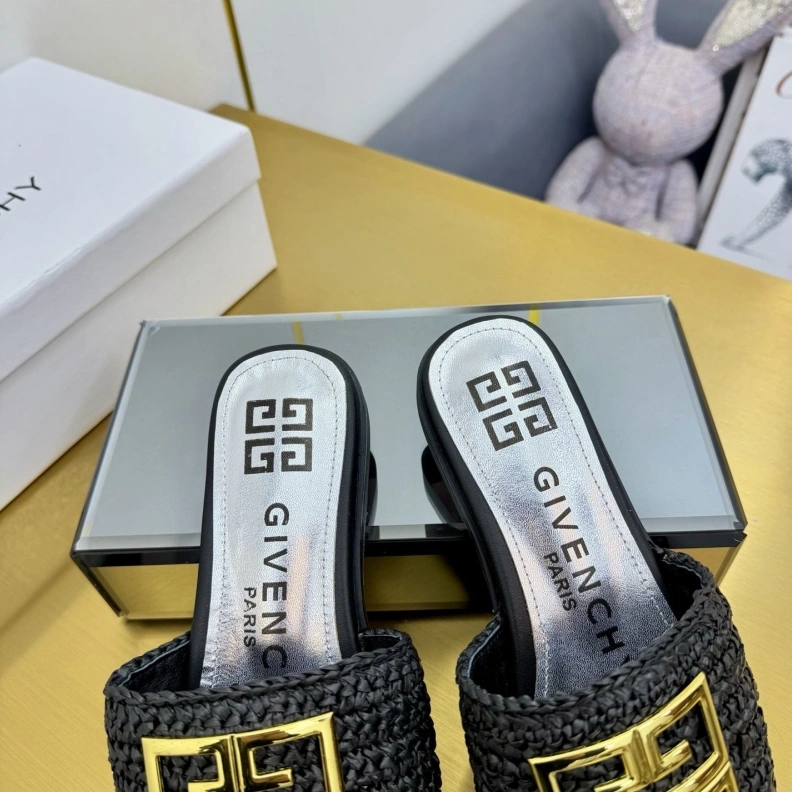Gxvxnchy Slippers WellDesigned 152933