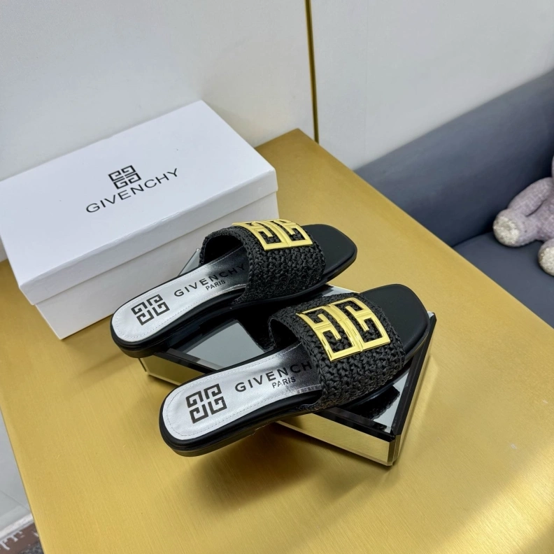 Gxvxnchy Slippers WellDesigned 152933