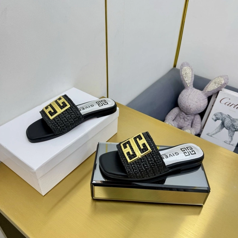 Gxvxnchy Slippers WellDesigned 152933