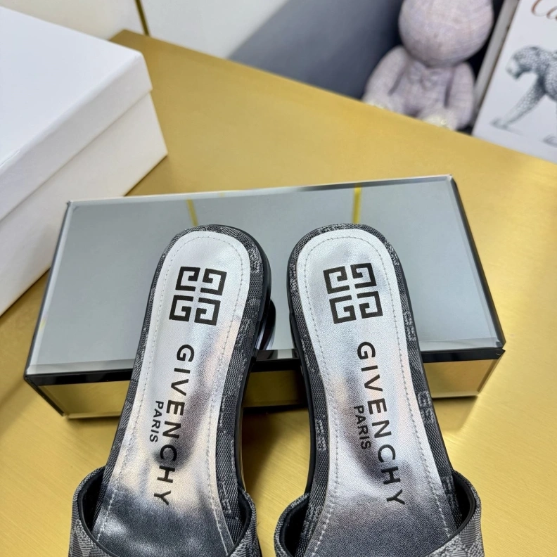 Gxvxnchy Slippers Elegant 152931