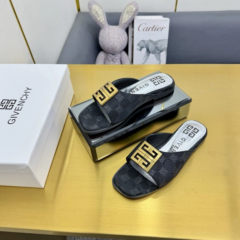 Timeless Gxvxnchy Slippers 152923