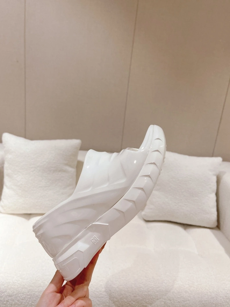 EyeCatching Gxvxnchy Sandals 153046