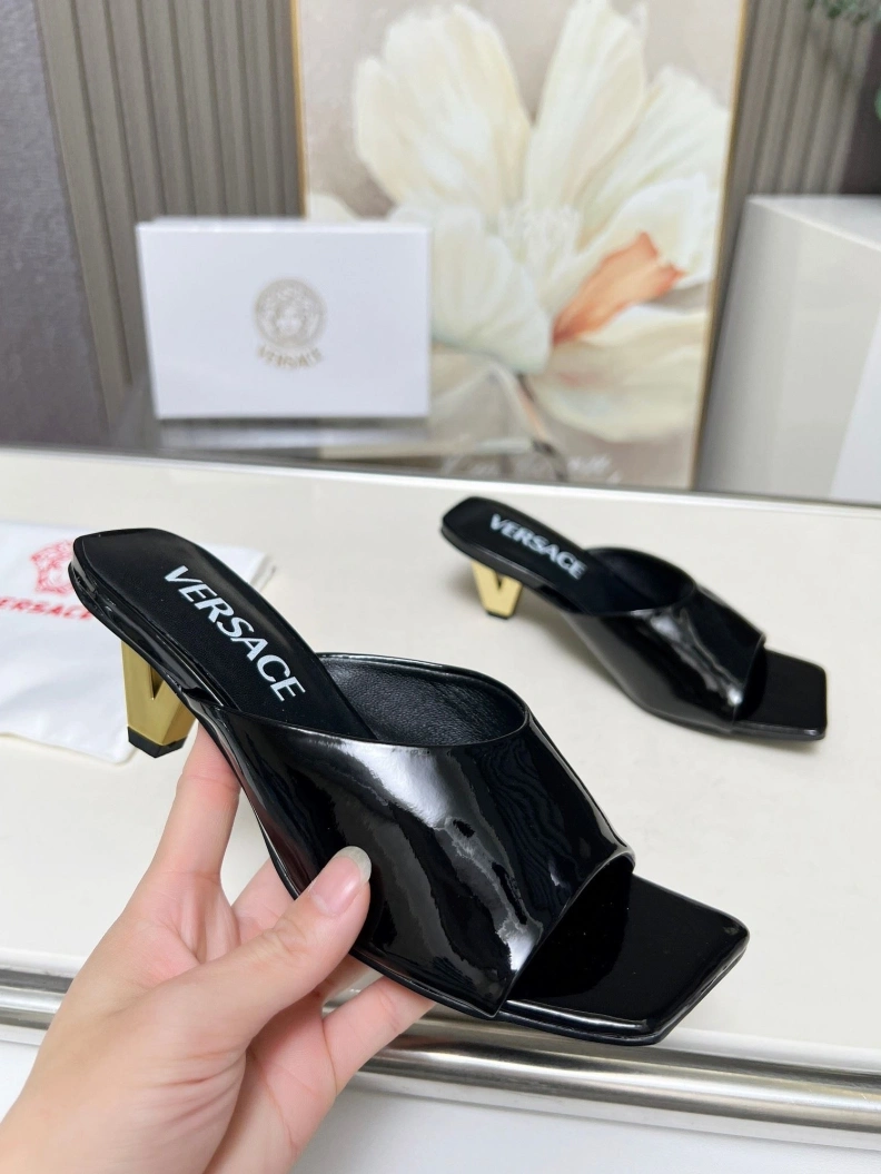 Flexible Gxvxnchy Sandals 153049