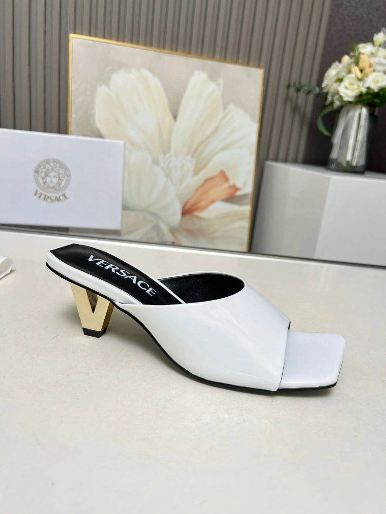 Cozy Gxvxnchy Sandals 153036