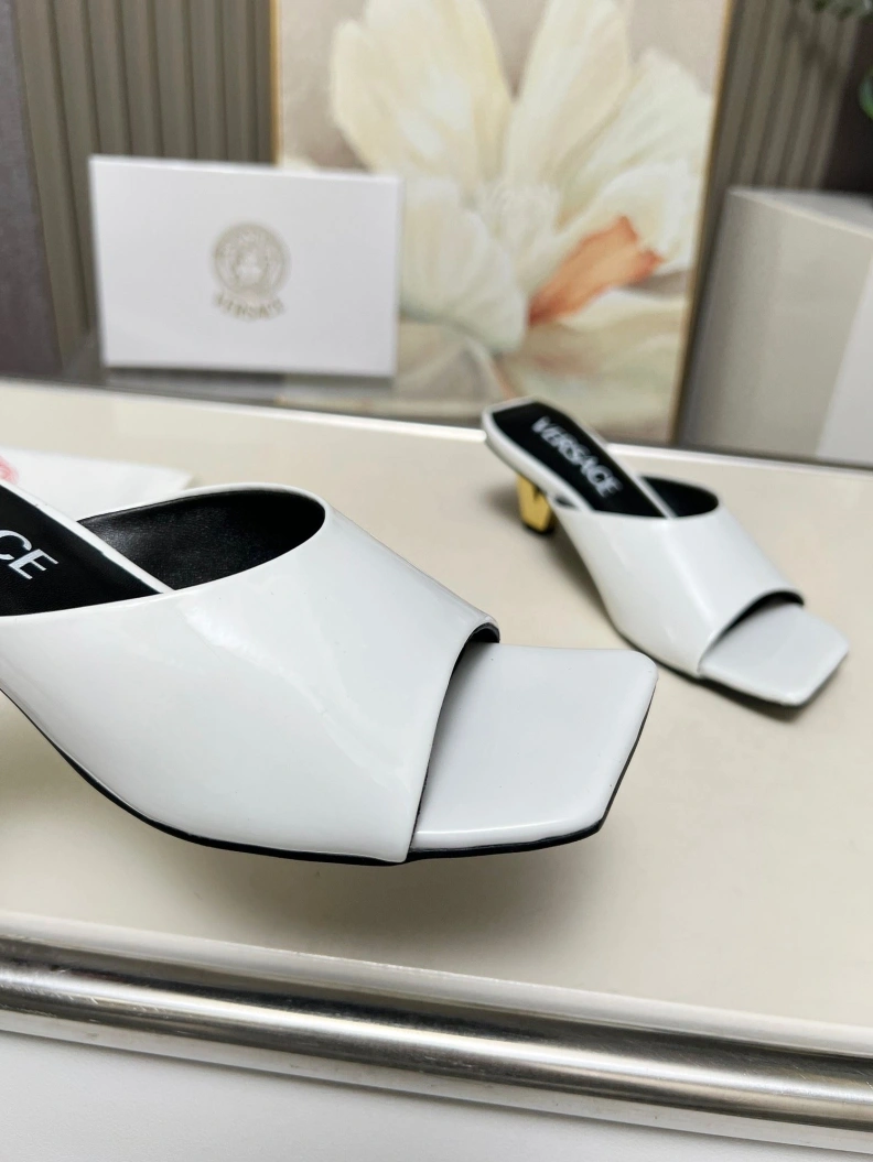 Cozy Gxvxnchy Sandals 153036