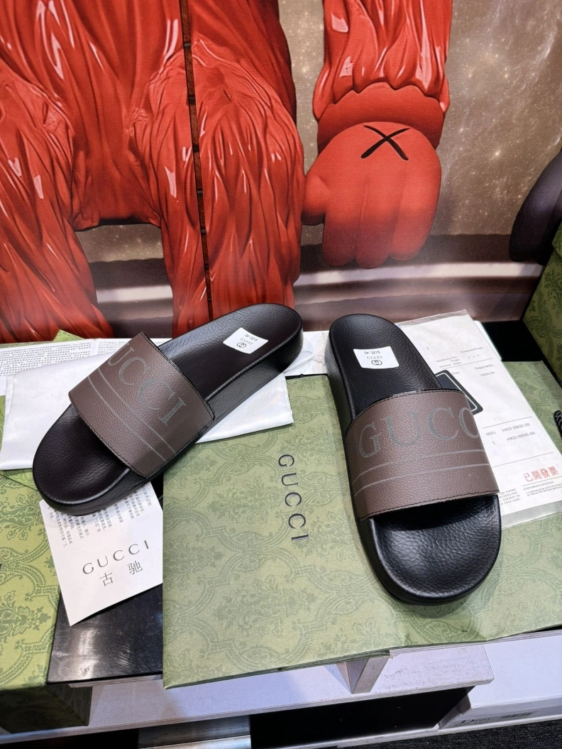 Resilient Gxccx Slippers 158374